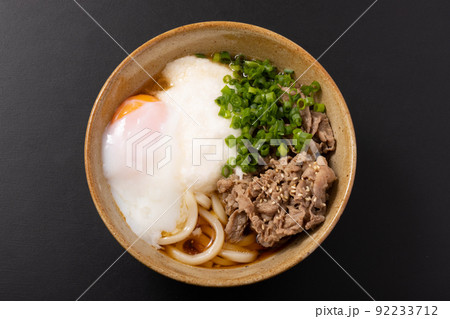 牛とろ玉ぶっかけうどん 牛とろ玉ぶっかけうどん 92233712
