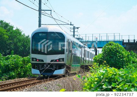 瀬戸大橋線単線区間を高松方面へ向かう快速マリンライナー18号3　岡山県岡山市南区 92234737