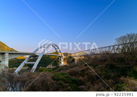 天草1号橋「(左)新1号橋と(右)旧1号橋」「青空と港周辺景色」 天草1号橋「(左)新1号橋と(右)旧1号橋」「青空と港周辺景色」 92235991