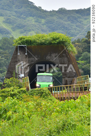 阿佐海岸鉄道 dmvが町内トンネルを抜けて阿波海南駅に向かう 阿佐海岸鉄道 dmvが町内トンネルを抜けて阿波海南駅に向かう 92236090