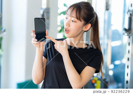 ジムのインストラクター 92236229