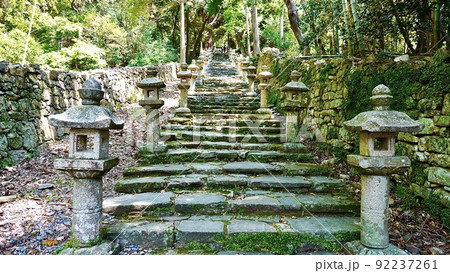 対馬にある万松院の石段 92237261