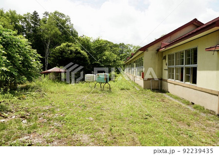 むかわ町立和泉小学校（廃校） 92239435