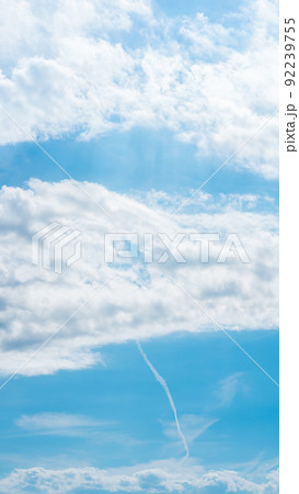青空と白い雲 青空と白い雲 92239755