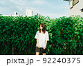 若い女性のポートレート 92240375