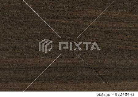 こげ茶色の木目の背景素材 92240443