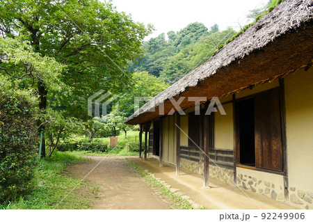 藁葺き屋根の古民家の写真素材 [92249906] - PIXTA