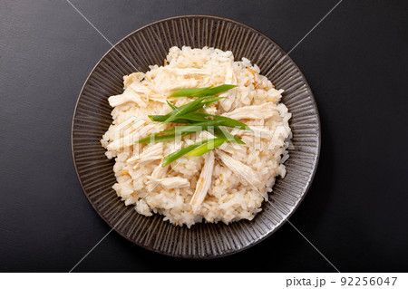 鶏肉飯　台湾風の蒸し鶏入り混ぜご飯　(チーローファン・ジーローハン・ジーローファン) 92256047