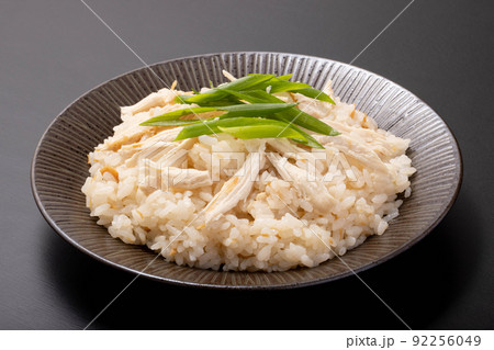鶏肉飯　台湾風の蒸し鶏入り混ぜご飯　(チーローファン・ジーローハン・ジーローファン) 92256049