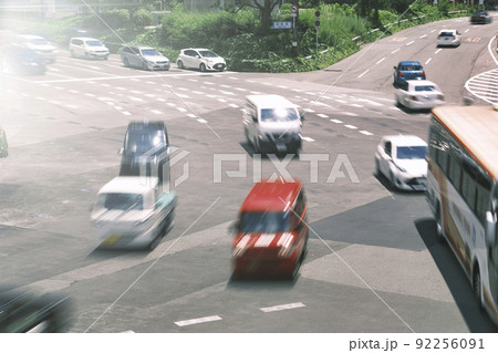 道路と自動車 交通イメージ 道路と自動車 交通イメージ 92256091