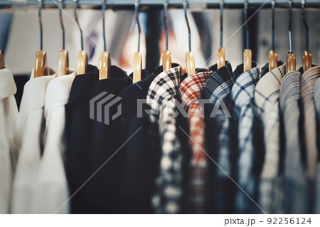 洋服とハンガー 92256124