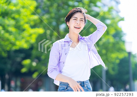 ビューティー　スキンケア　女性　UVケア　風　健康 92257293