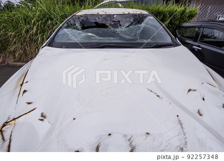 自動車事故 廃車 事故車 交通事故 クラッシュ イメージ素材 自動車事故 廃車 事故車 交通事故 クラッシュ イメージ素材 92257348