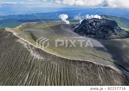 空から見た樽前山（空撮） 92257716