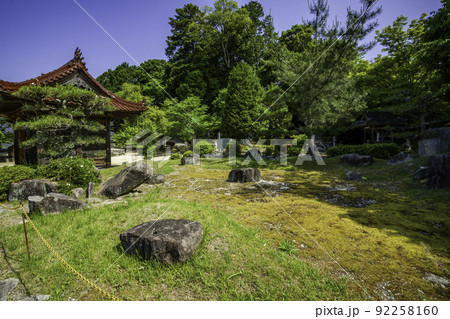 大村寺　鶴亀の庭　岡山県吉備中央町 92258160