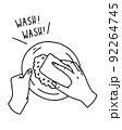 食器を洗う手 92264745