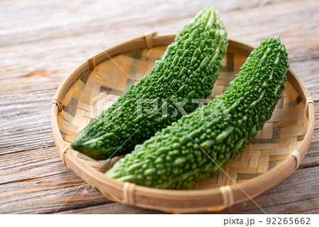 苦くて美味しい「ゴーヤ」夏に食べたい沖縄の野菜 苦くて美味しい「ゴーヤ」夏に食べたい沖縄の野菜 92265662