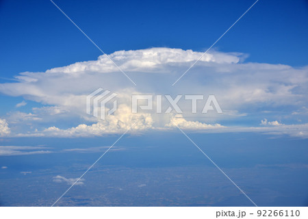 巨大積乱雲 かなとこ雲 スーパーセル 定期便旅客機より空撮 巨大積乱雲 かなとこ雲 スーパーセル 定期便旅客機より空撮 92266110