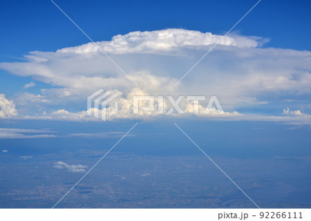 巨大積乱雲 かなとこ雲 スーパーセル 定期便旅客機より空撮 巨大積乱雲 かなとこ雲 スーパーセル 定期便旅客機より空撮 92266111