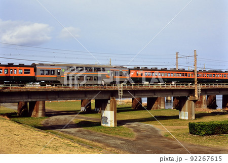 2004年　東海道線を走る113系グリーン車 92267615