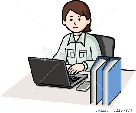 作業着でデスクワークをする女性 92267874