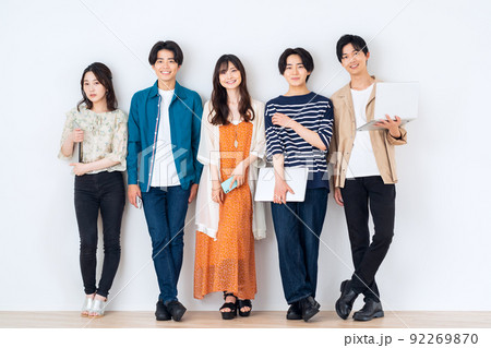大学生 キャンパスライフ Z世代 友達 仲間 大学生 キャンパスライフ Z世代 友達 仲間 92269870