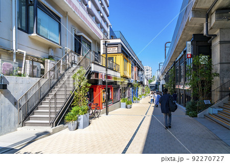 【東京都】様々なお店が立ち並ぶミカン下北 【東京都】様々なお店が立ち並ぶミカン下北 92270727