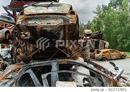 War in Ukraine: a dump of shot and burned cars in Irpin, Bucha district 92271901