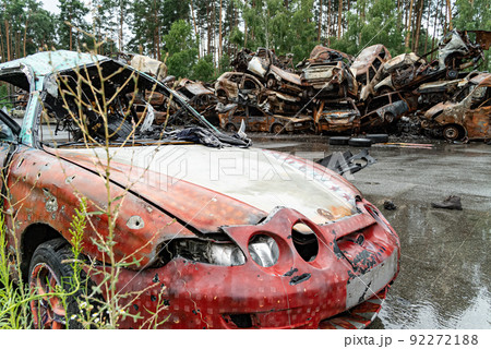 War in Ukraine: a dump of shot and burned cars in Irpin, Bucha district 92272188