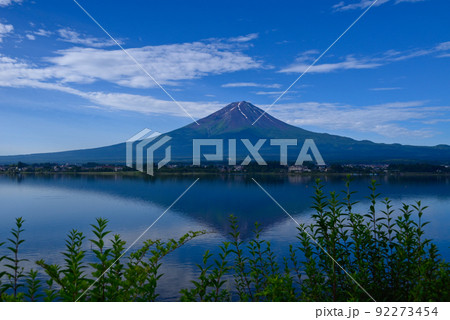 河口湖と逆さ富士の写真素材 [92273454] - PIXTA