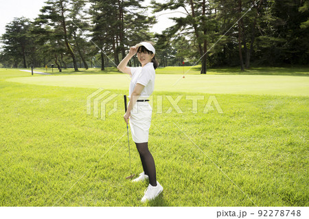 ゴルフ場　日本人　女性　大学生　高校生　ゴルフ　女子ゴルファー 92278748