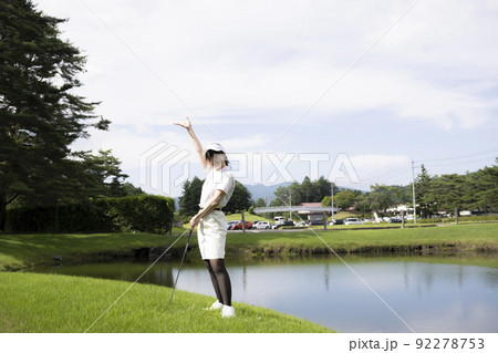 ゴルフ場　日本人　女性　大学生　高校生　ゴルフ　女子ゴルファー 92278753