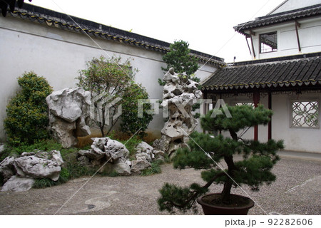 中国　蘇州の古典庭園　網師園の光景　蘇州古典園林　世界遺産の中国式庭園 92282606