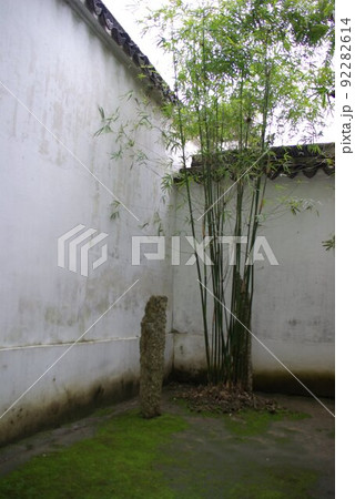 中国 蘇州の古典庭園 網師園の光景 蘇州古典園林 世界遺産の中国式庭園 中国 蘇州の古典庭園 網師園の光景 蘇州古典園林 世界遺産の中国式庭園 92282614