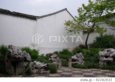 中国　蘇州の古典庭園　網師園の光景　蘇州古典園林　世界遺産の中国式庭園 92282633