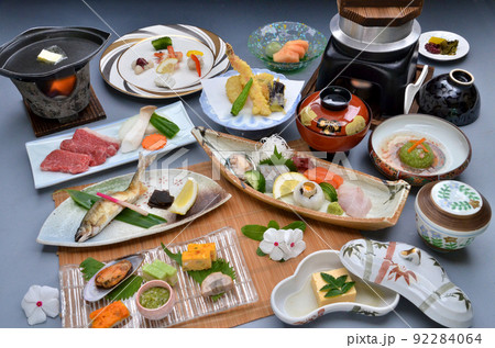 料亭旅館の秋の会席料理のイメージ 料亭旅館の秋の会席料理のイメージ 92284064