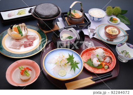 料亭旅館の秋の会席料理のイメージ 料亭旅館の秋の会席料理のイメージ 92284072