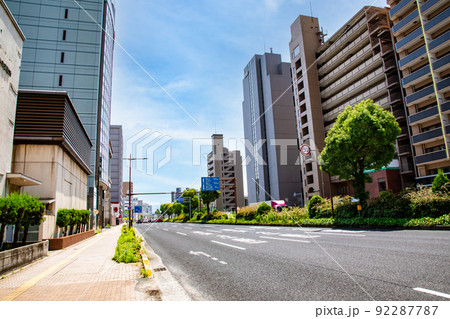 国道2号線の国泰寺町から東方面を展望した風景です。オフィスビルやマンションが林立しています。広島県 92287787
