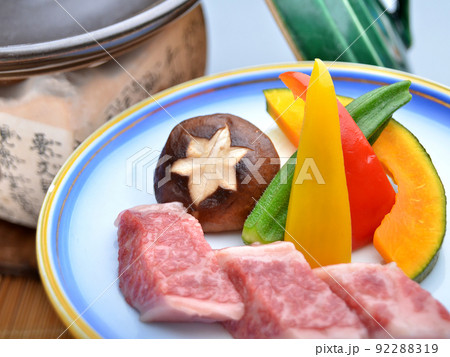 霜降り黒毛和牛の陶板焼きのイメージ 92288319