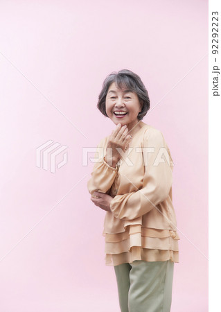 シニア女性 ポートレート シニア女性 ポートレート 92292223