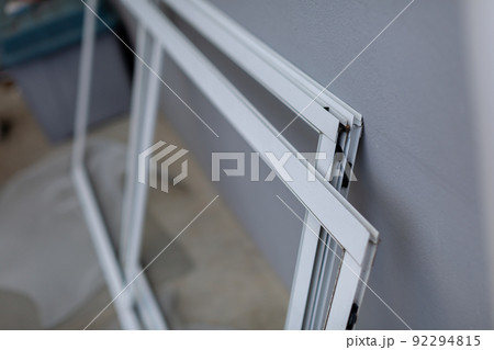 網戸の張替え　DIY　洗い 92294815