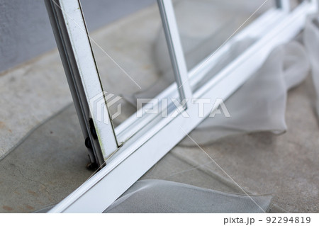 網戸の張替え　DIY　洗い 92294819