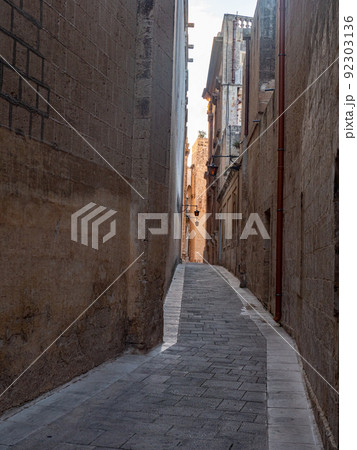 Cityscapes of Mdina - the former capital city of Malta 92303136