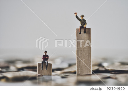 格差のあるビジネスマン ビジネスイメージ 格差のあるビジネスマン ビジネスイメージ 92304990
