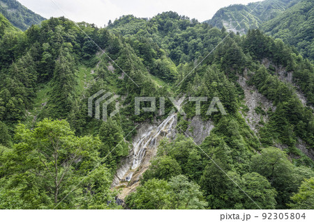 白山白川郷ホワイトロード「姥ヶ滝」 92305804