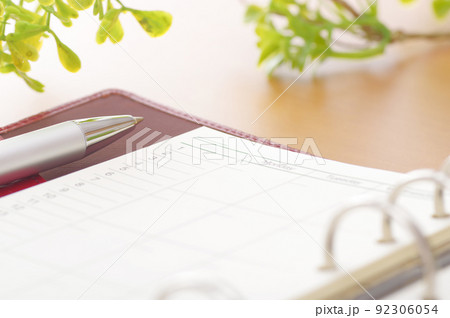 手帳とボールペン 92306054