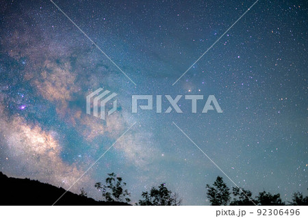 【天の川素材】乗鞍高原のまいめの池から見た天の川【長野県】 92306496