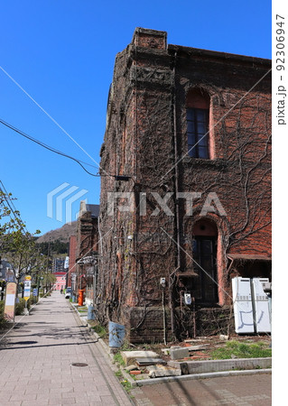 北海道　函館　丸ポストのある風景（はこだて明治館前） 92306947