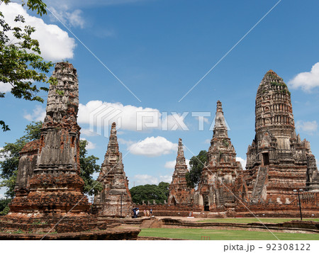 ワット・チャイワッタナラームの仏塔 92308122