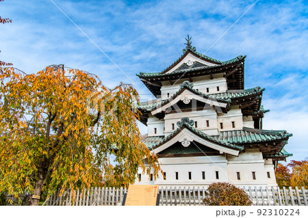 青森県 弘前城 ~紅葉に染まる天守~ 青森県 弘前城 ~紅葉に染まる天守~ 92310224